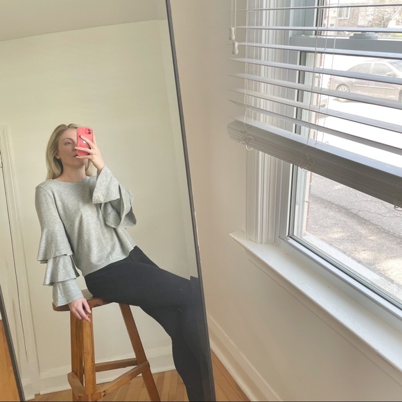 JACK by BB Dakota Bell Sleeve Top - Picture 3 of 4